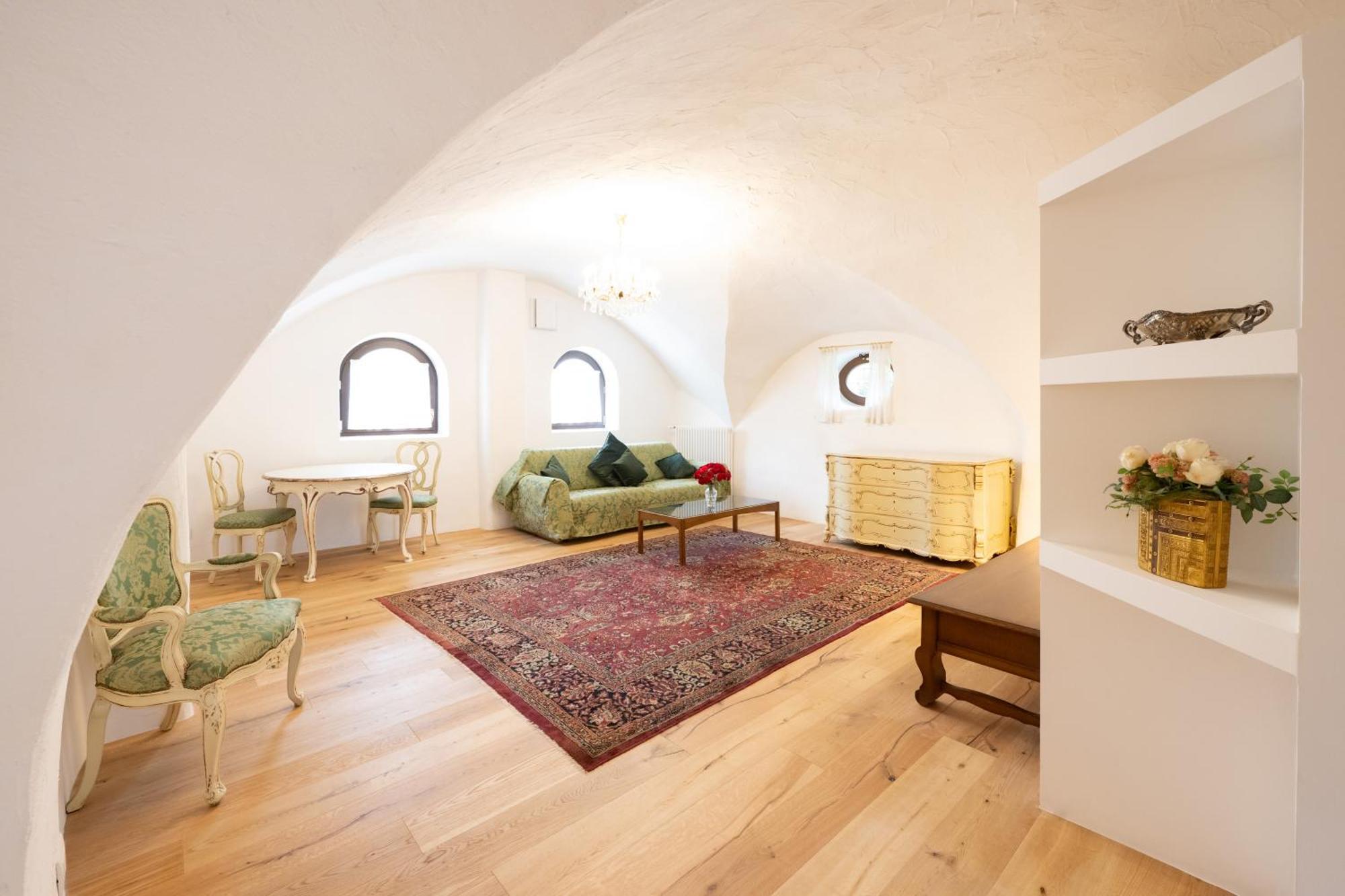 Apartments Schloss Paschbach Appiano Sulla Strada Del Vino Kültér fotó