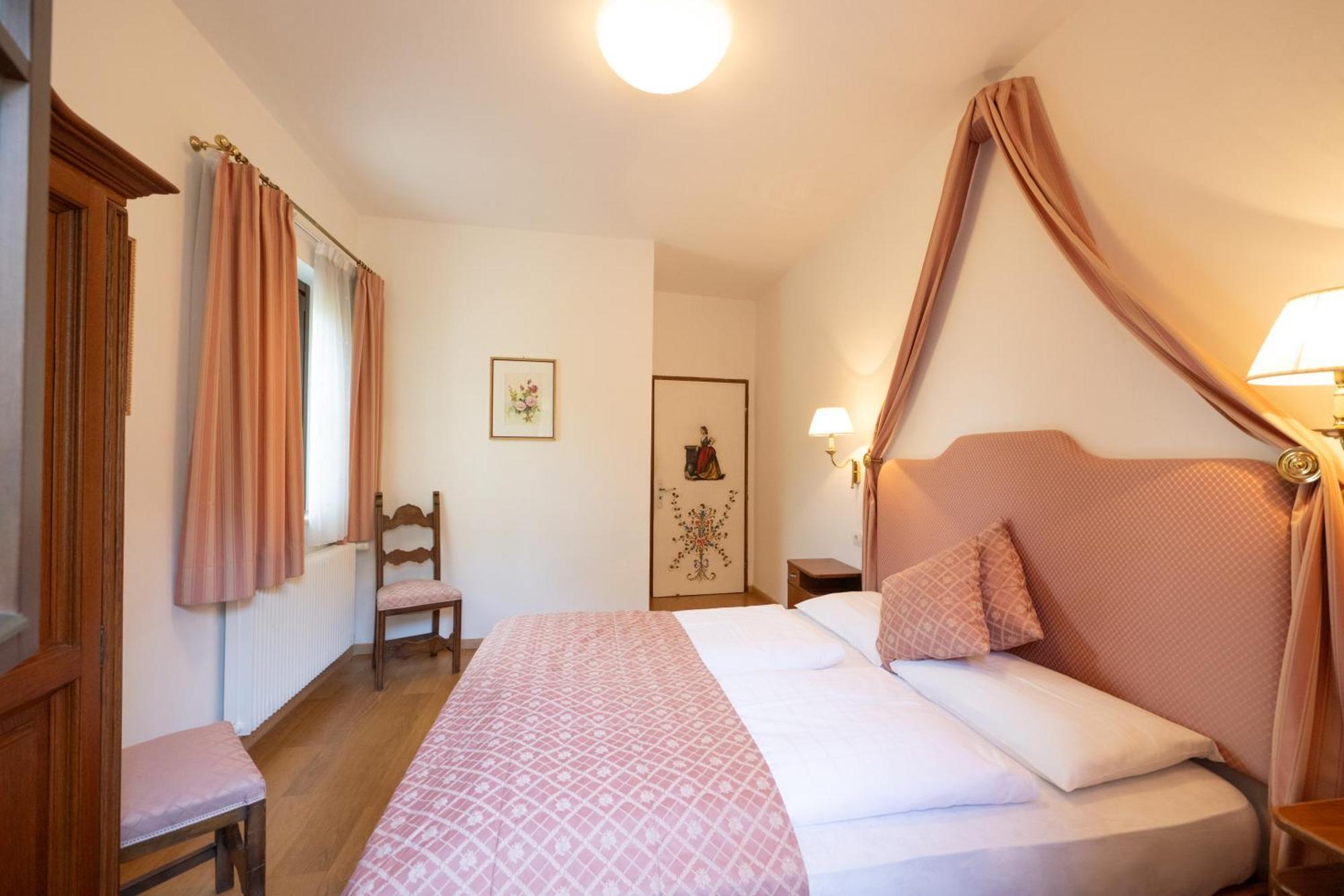 Apartments Schloss Paschbach Appiano Sulla Strada Del Vino Kültér fotó