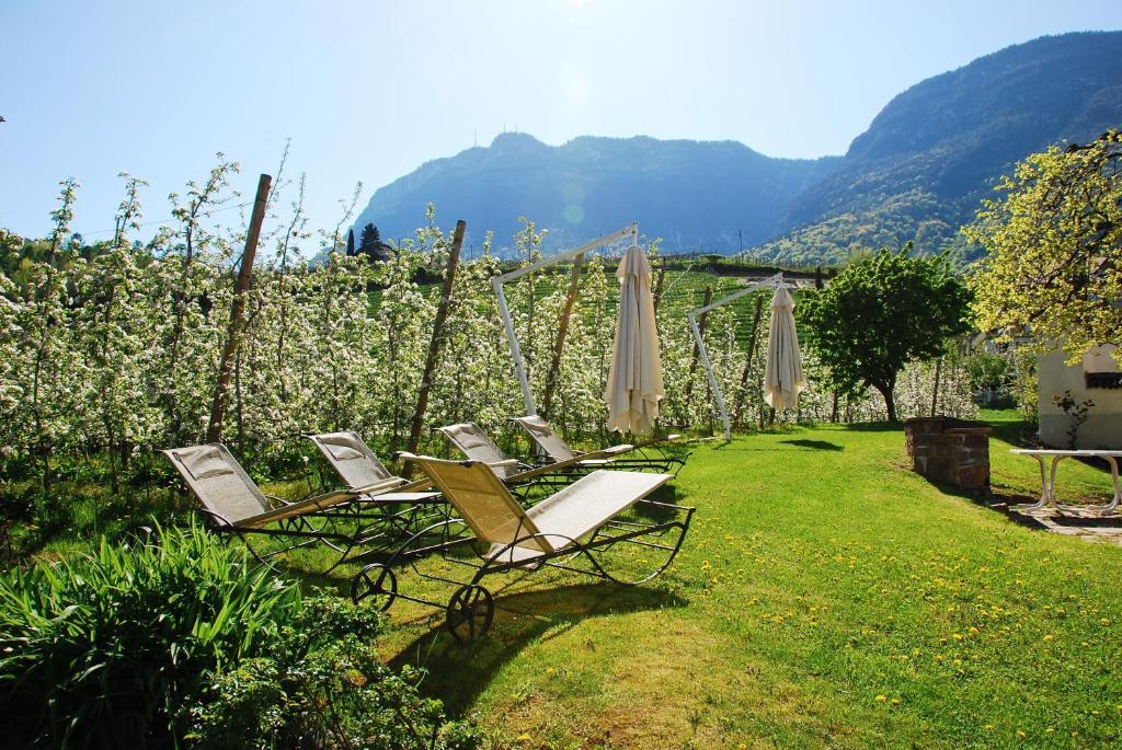 Apartments Schloss Paschbach Appiano Sulla Strada Del Vino Kültér fotó
