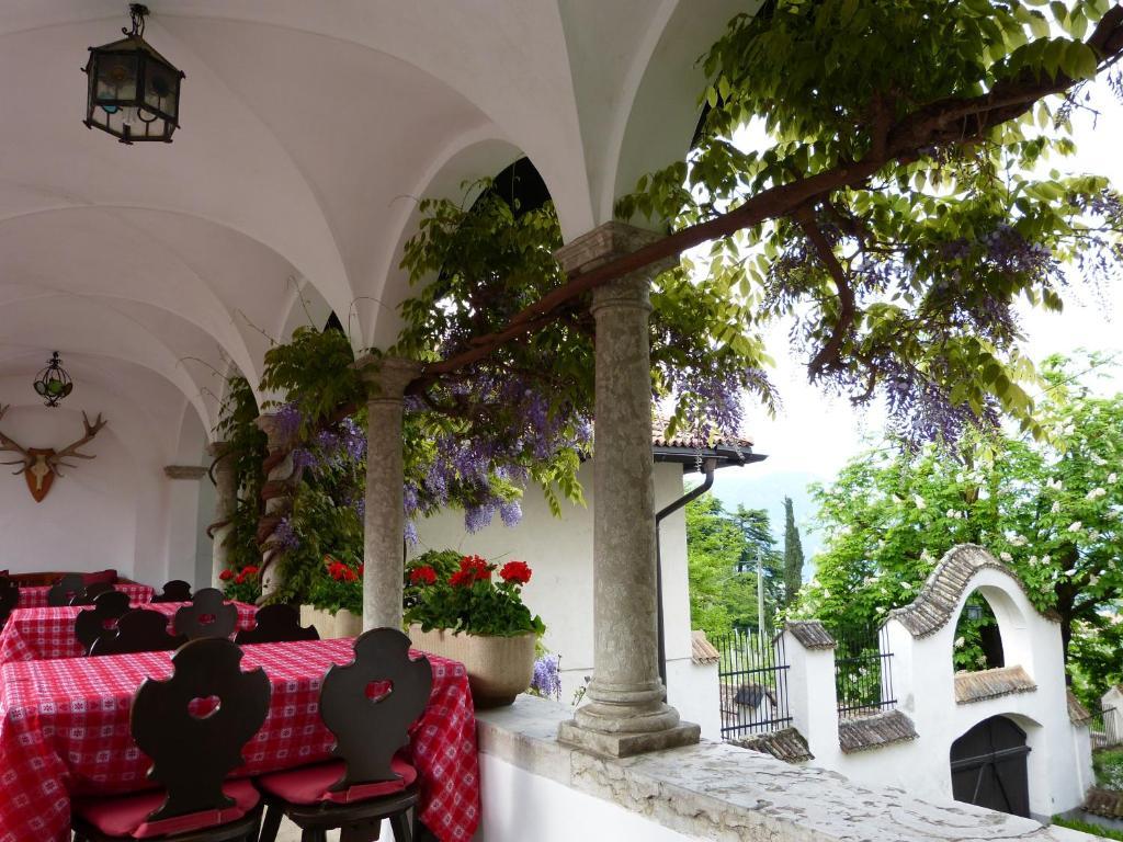 Apartments Schloss Paschbach Appiano Sulla Strada Del Vino Kültér fotó