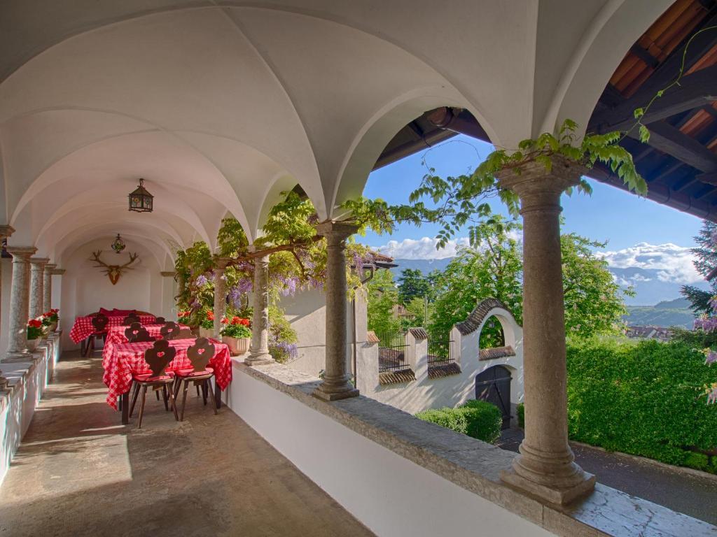 Apartments Schloss Paschbach Appiano Sulla Strada Del Vino Kültér fotó